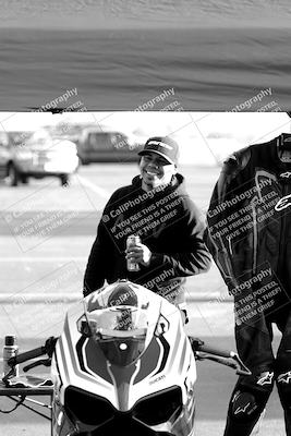 media/Nov-28-2022-Moto Forza (Mon) [[c5a51e62ca]]/Around the Pits/